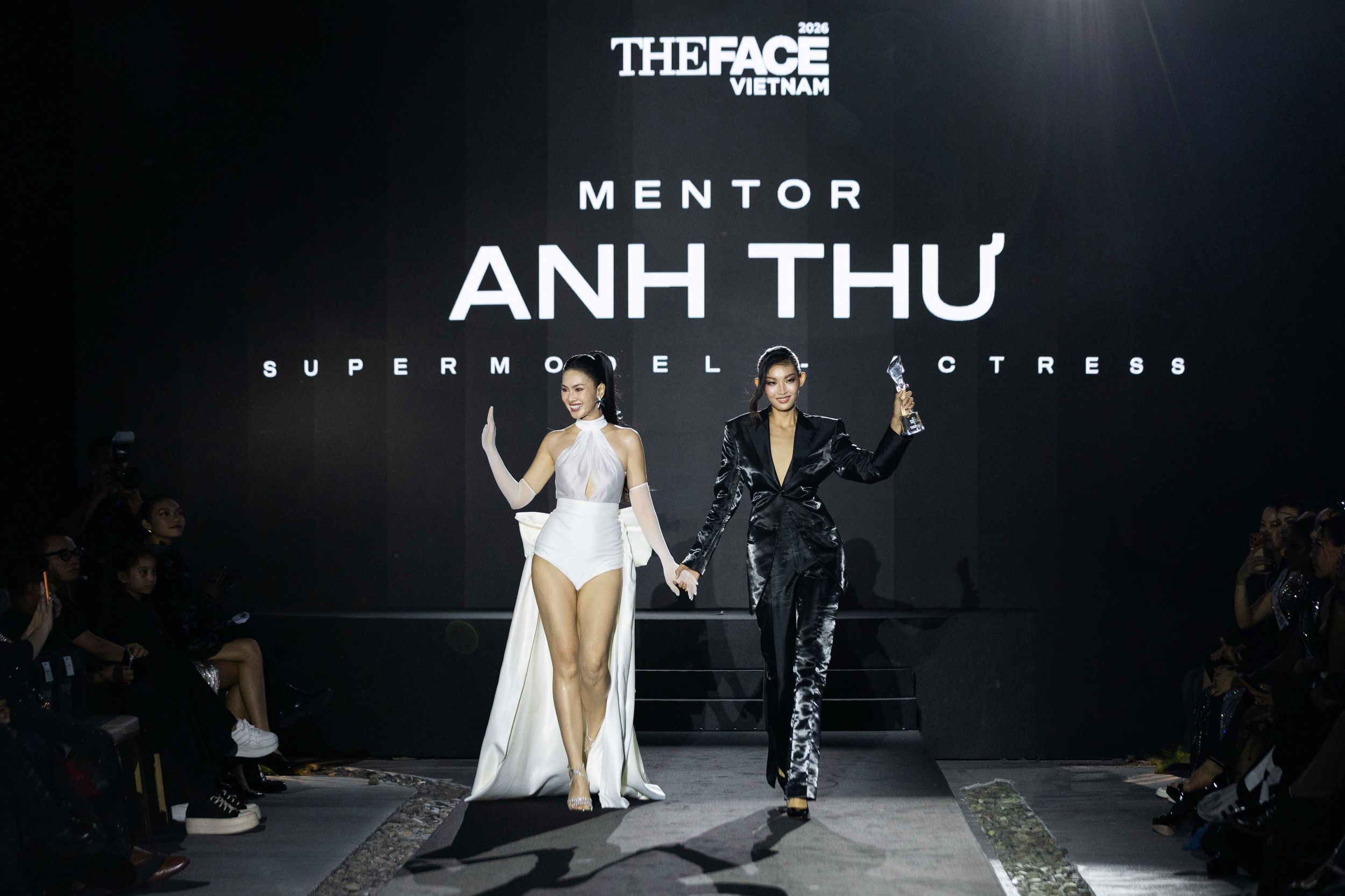 3. Mentor Anh Thư cùng _học trò cưng_ đương kim Quán quân The Face Vietnam 2026 - Huỳnh Tú Anh.jpeg