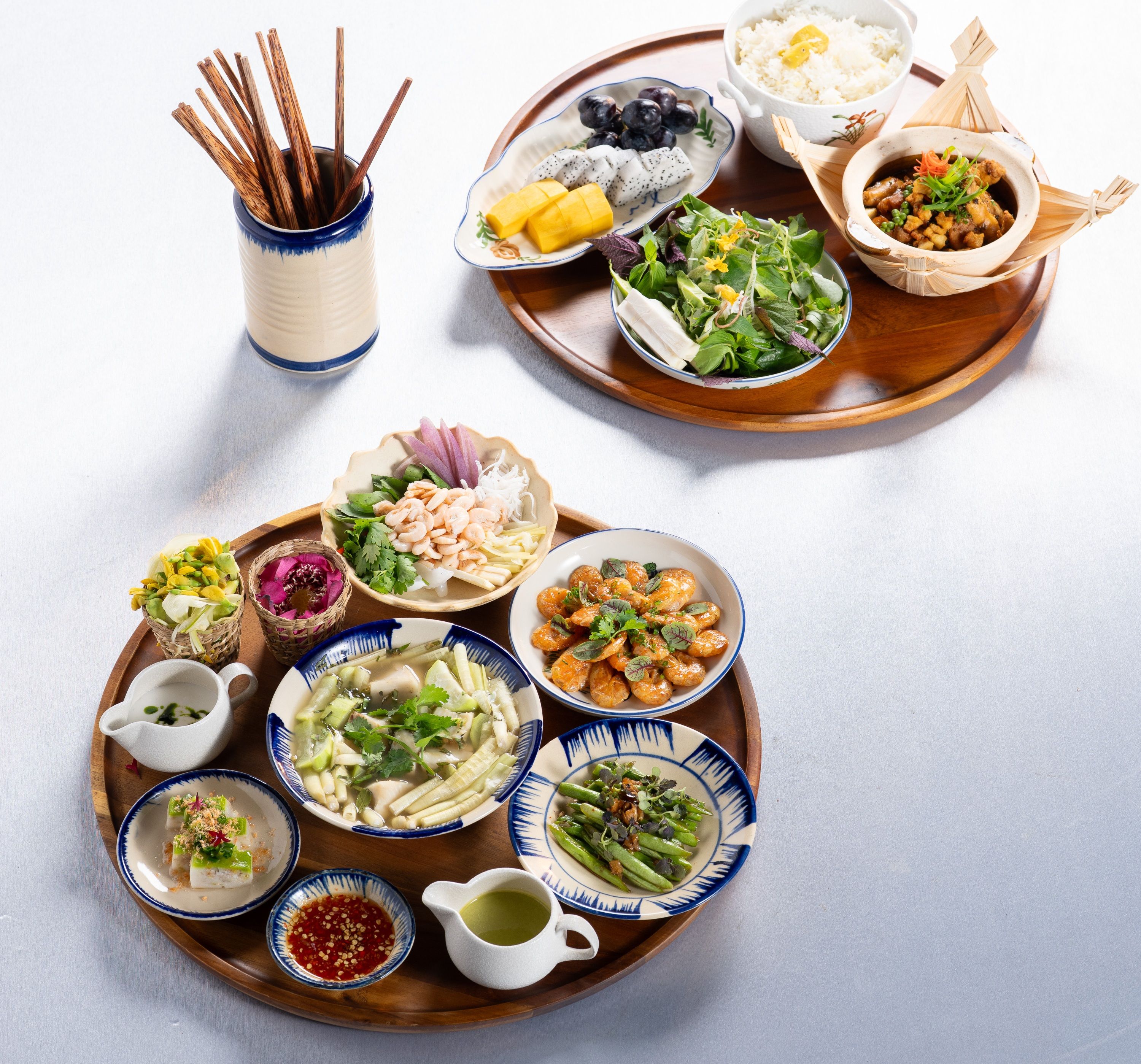 Mâm cơm đội chef Nhật Phong.jpg