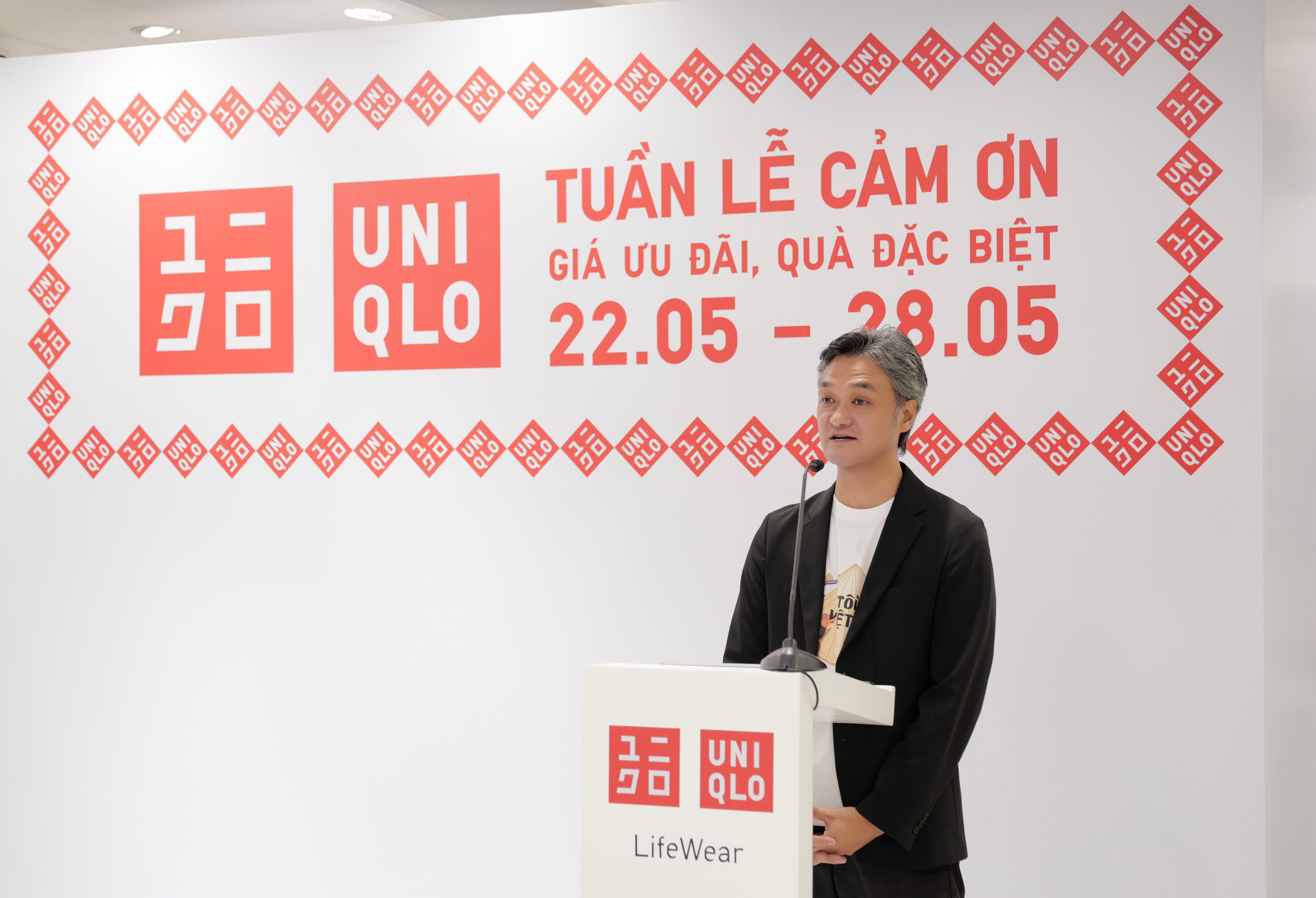 Ông Akiyama Naoki, Tổng Giám đốc UNIQLO Việt Nam phát biểu tại sự kiện khởi động Tuần Lễ Cảm Ơn .jpg